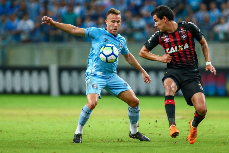 Grêmio fica no empate com os paranaenses