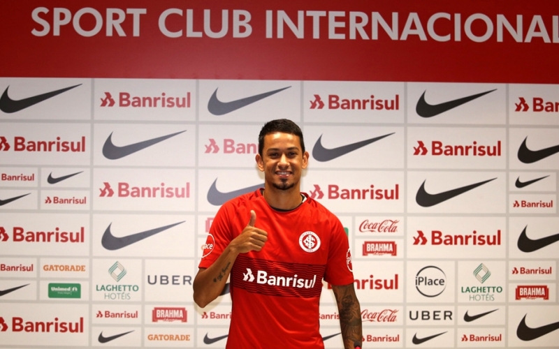 Atacante foi apresentado pelo colorado nesta terça-feira