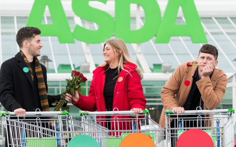 União da Asda com a Sainsbury deve criar a maior rede de supermercados do Reino Unido