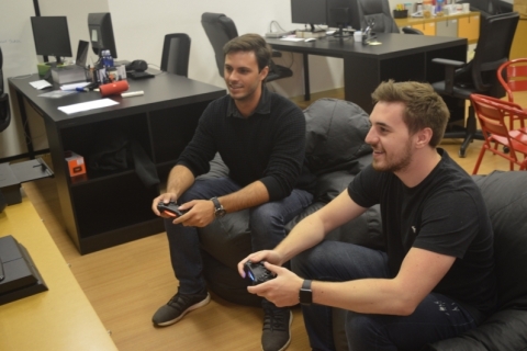 Empresa de Victor e Lucas prop�e produ��o de layouts simples 