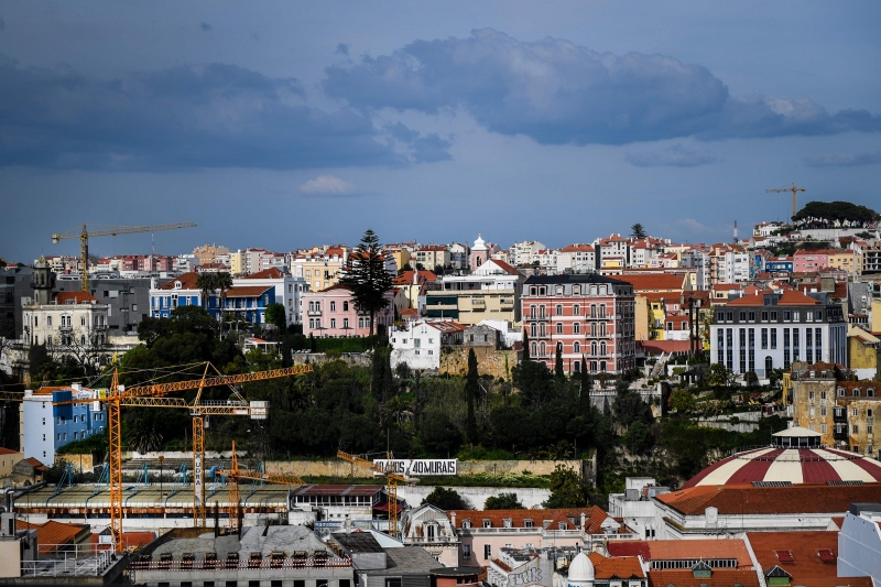 Número de brasileiros residentes no em Portugal cresceu 43% no ano passado