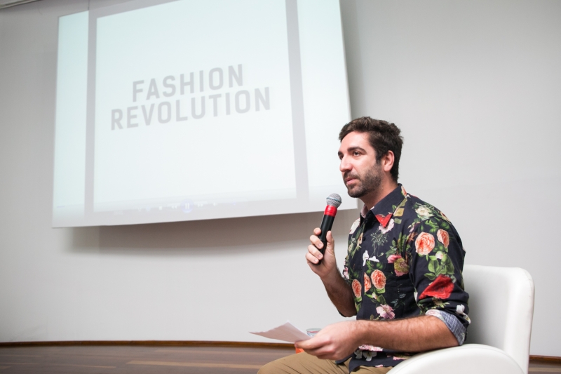 Editor do GeraçãoE, Mauro mediou os eventos de sexta-feira do Fashion Revolution Foto: Geo Cereça/Divulgação/JC