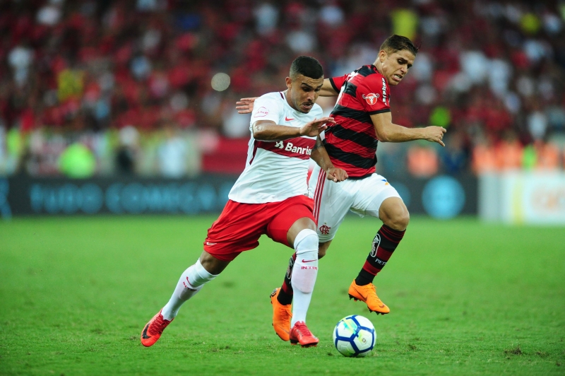 Inter de Pottker, que acabou expulso, não conseguiu marcar na partida contra o Flamengo