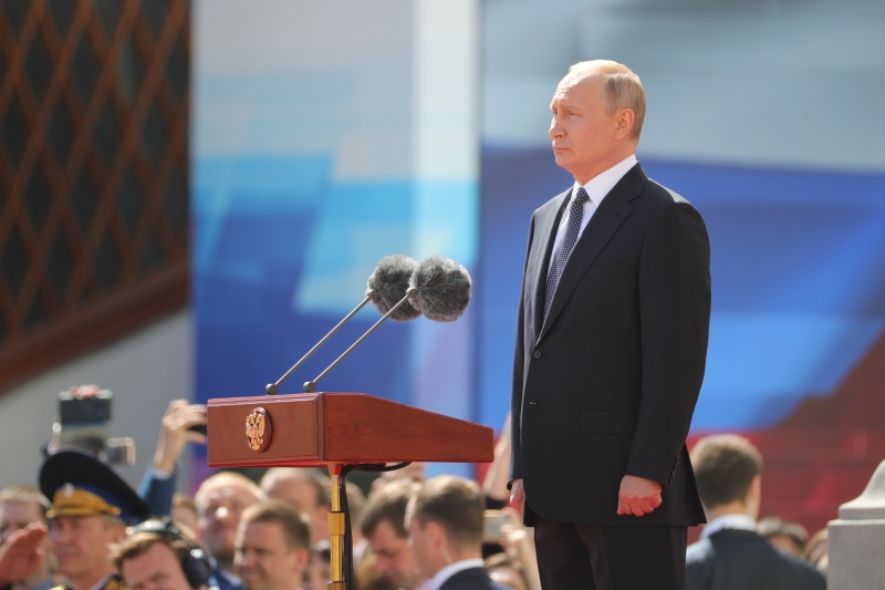 Durante cerimônia de posse em Kremlin, Putin afirmou que a melhora econômica é prioridade do governo 