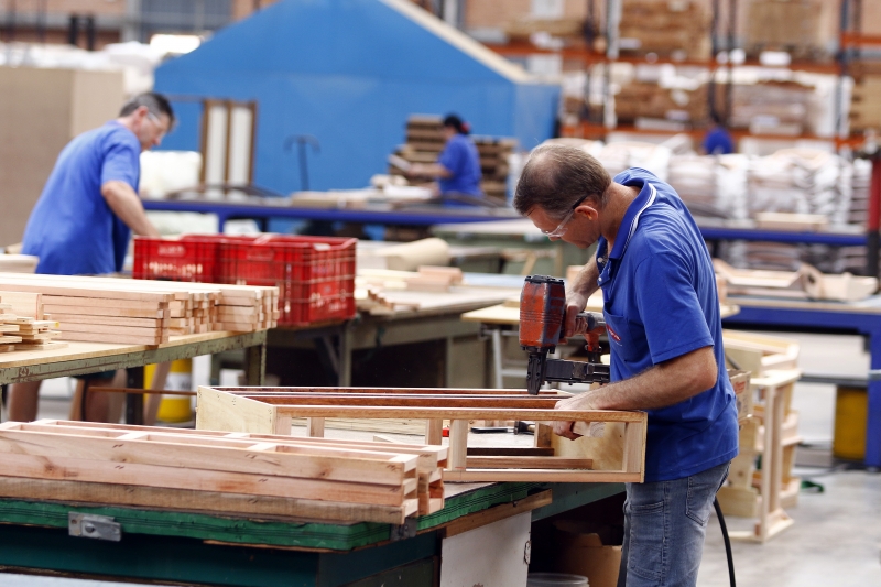 Considerando-se apenas setembro, houve avanços de 0,4% na comparação com agosto deste ano