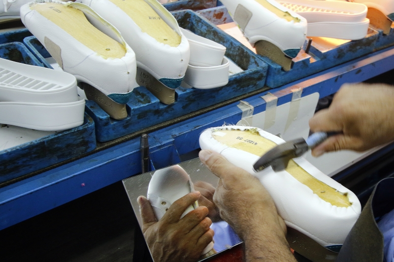 Produção de calçados sofreu uma queda de 18,4% no ano passado