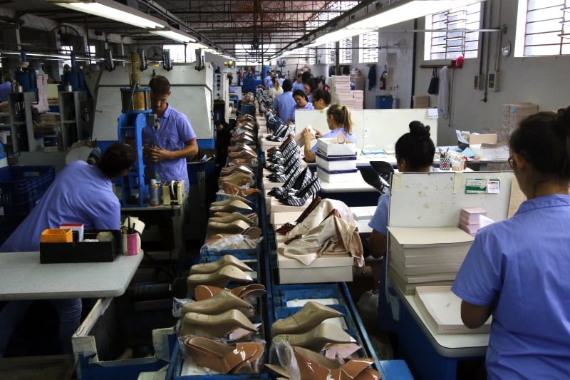 Economia - Impactado pela Covid-19, setor calçadista já demitiu 24,4 mil  trabalhadores no País