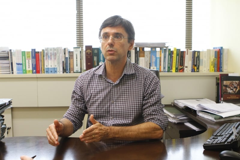 Cláudio Ari Mello atua na mediação de conflitos em áreas ocupadas