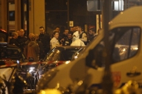 Agressor mata pessoa em �rea tur�stica de Paris e � morto pela pol�cia