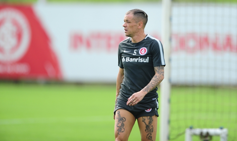 D'Alessandro ainda ñao se recuperou de uma lesão no tornozelo