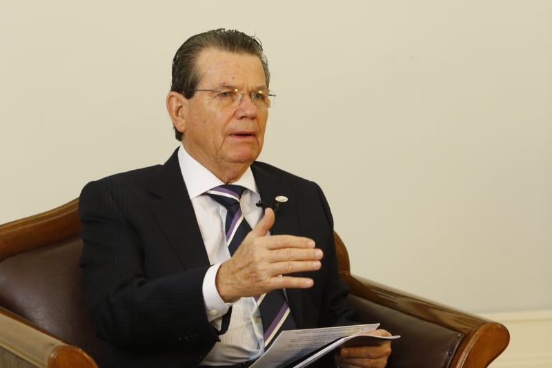 Presidente da Fecomércio-RS avalia que o momento é de cuidado para os negócios