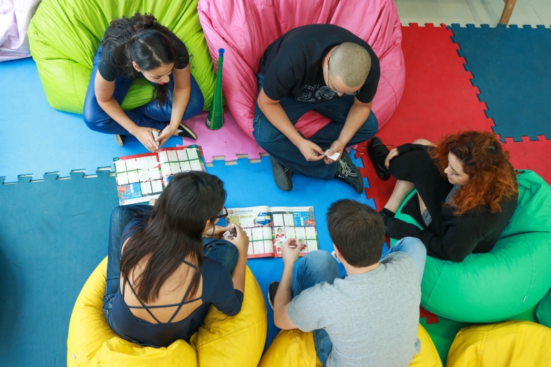 Funcion�rios da GetNinjas se encontram em intervalos e combinam as trocas pelo sistema da empresa