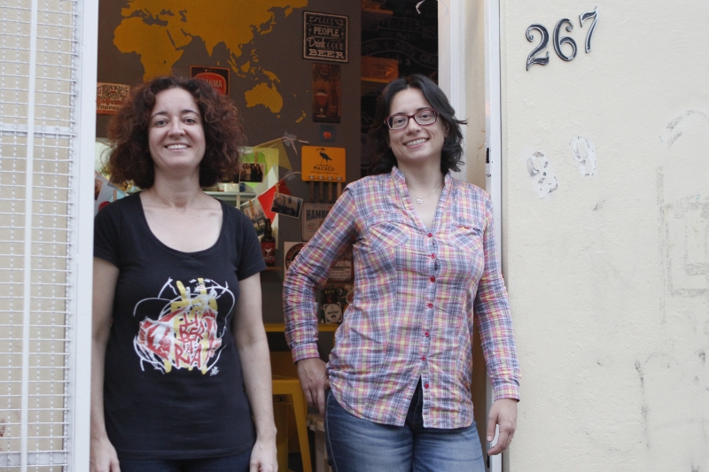 As gurias da cerveja Macuco s&atilde;o f&atilde;s da vizinhan&ccedil;a Foto: LUIZA PRADO/JC