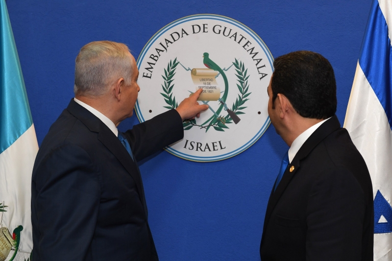 A cerimônia teve a presença do primeiro-ministro Benjamin Netanyahu e o presidente Jimmy Morales