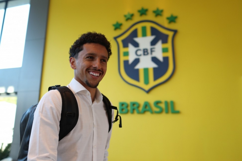 O zagueiro Marquinhos é o primeiro a chegar na Granja Comary na manhã de hoje (21)