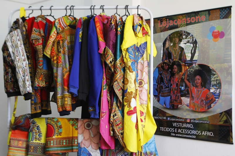 GE entrevista proprietários da loja de moda africana, Consone. Foto: LUIZA PRADO/JC