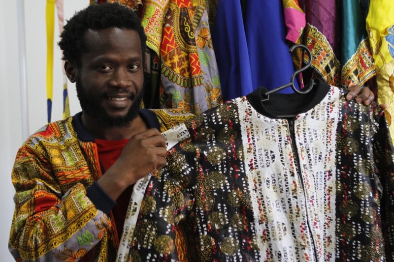GE entrevista proprietários da loja de moda africana, Consone.
Na foto: Agossou Djosse Ignace Kokoye "Kadi" Foto: LUIZA PRADO/JC