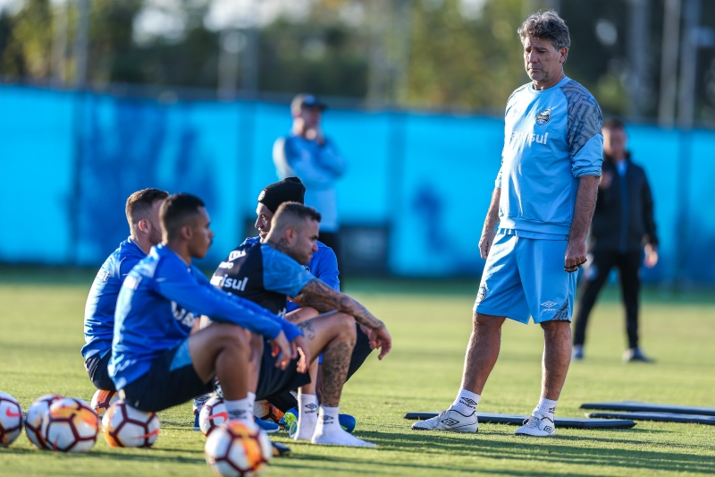 Portaluppi tem problemas para montar time que enfrentará os uruguaios