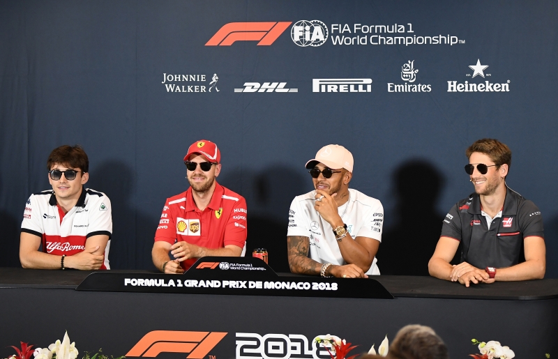Estreante no grid da F-1, Leclerc (e) fez parte da Academia da Ferrari, de Vettel (d), em 2016