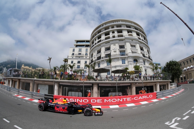 Ricciardo é o primeiro piloto na história a registrar uma volta em menos de 1min12 em Mônaco