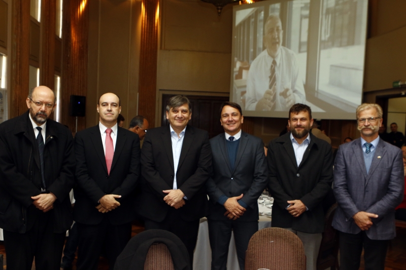 Da esquerda para a direita: Souza, Silva, Pinto, Lemos, Coester e Strnadl