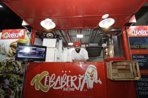 Jos� Carlos aprendeu sobre a culin�ria estrangeira em Foz do Igua�u