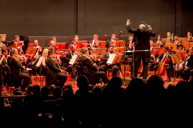 Regida por Manfredo Schmiedt, Osucs interpreta Brahms e Beethoven no primeiro dia do evento