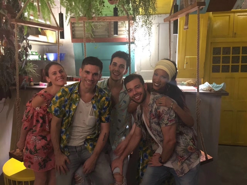 Ricardo (segundo da esquerda para a direita) era funcionário da Renner Foto: Barraco/DIvulgação/JC