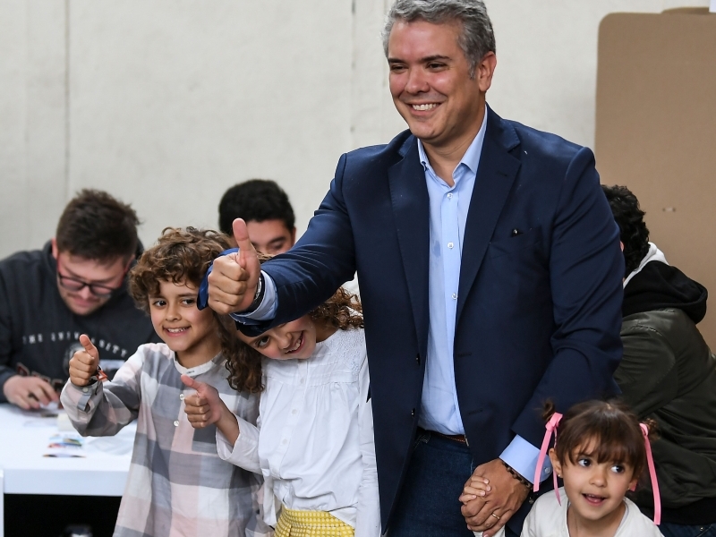 Protegido de Álvaro Uribe, Duque liderava com 39,1% dos votos