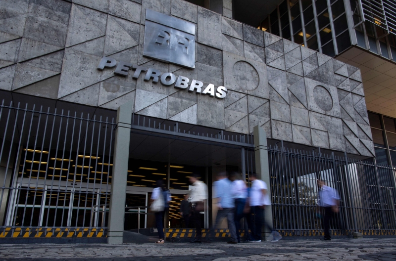 Petrobras é a principal prejudicada por esquemas de corrupção e a empresa com maior valor a receber 
