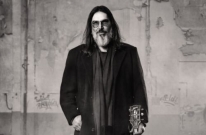 Lobo rel os anos 1980 em novo show