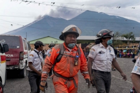 Guatemala registra 75 mortes por erupção de vulcão e há a suspensão de resgates