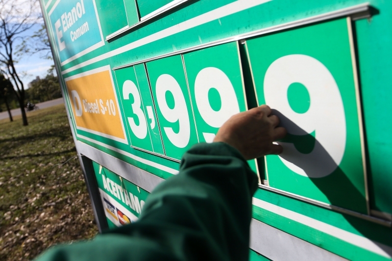 Postos do país já começam a ajustar os preços do diesel com a redução de R$ 0,46 