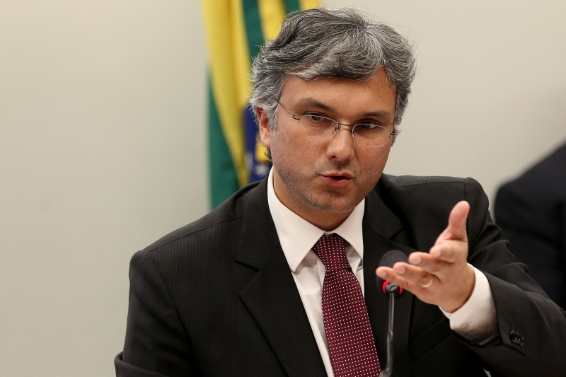 Ex-ministro do Planejamento, Esteves Colnago assumirá o cargo de secretário especial de Tesouro e Orçamento no lugar de Bruno Funchal, afirmam fontes do governo