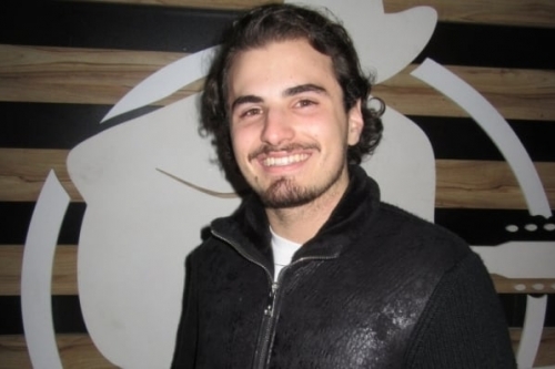 Lorenzo Bugs em noite concorrida na Woods 
