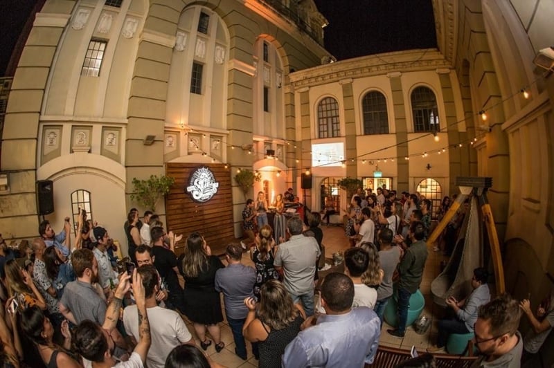 Mat&eacute;ria sobre o BETA Caf&eacute;, para o Gera&ccedil;&atilde;o E. Na foto: Beta Food, no shopping Total Foto: Divulga&ccedil;&atilde;o/JC