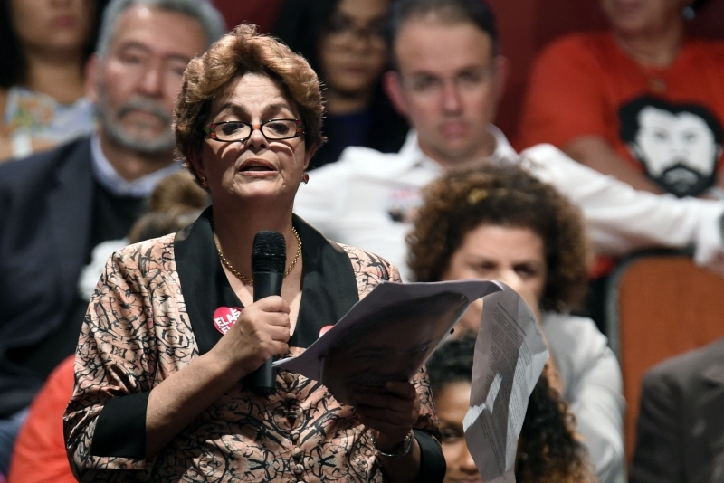 Ex-presidente Dilma leu uma carta escrita por Lula chamada de Manifesto ao Povo Brasileiro
