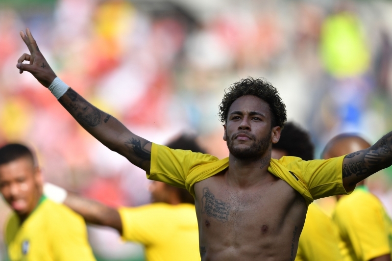 Voltando a jogar desde o início, Neymar teve boa participação