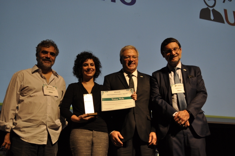 Roberta recebeu o prêmio Transparência de Jornalismo 2017