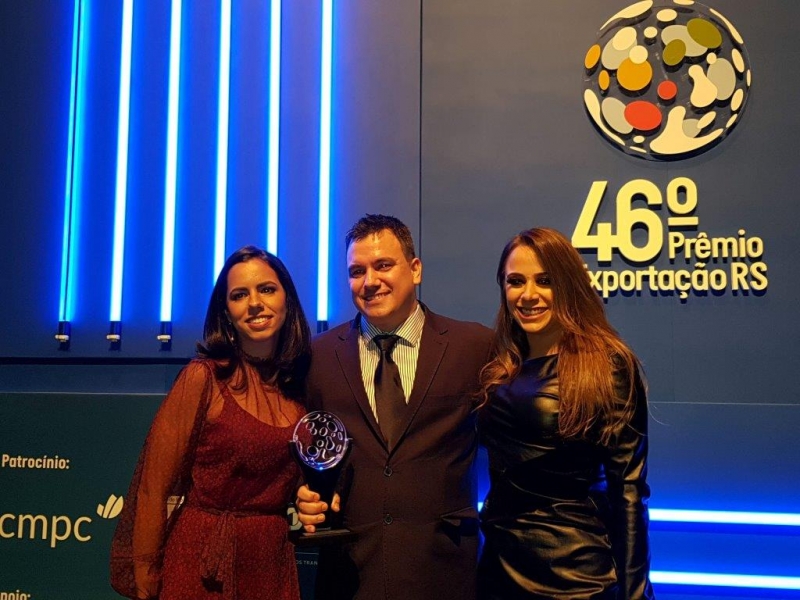 Bruna Cruz, Walter Dockhorn e Laura Dockhorn receberam o prêmio