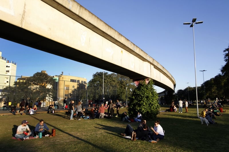 Reforma tornou a 
Praça Júlio Mesquita 
mais atrativa 
aos porto-alegrenses