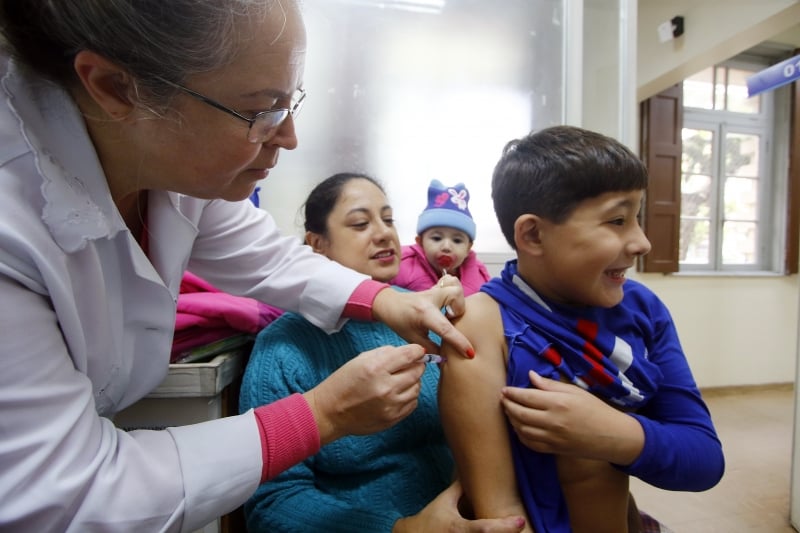 Crianças são o grupo prioritário nesta semana; até agora mais de 5,7 mil receberam a vacina