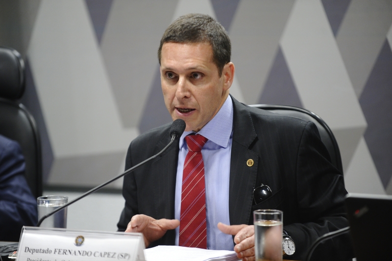 Fernando Capez (PSDB) é acusado de corrupção passiva e lavagem de dinheiro em investigação sobre desvio de verba de merendas