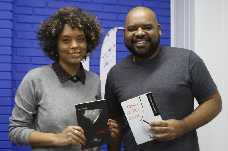 Visita de Fernanda Bastos e Luiz Maurício Azevedo da Editora Figura de Linguagem. Foto: LUIZA PRADO/JC