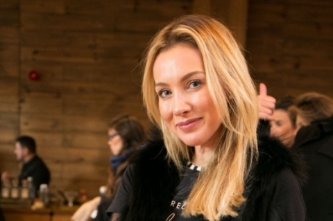 Claudia Bartelle segue recebendo cumprimentos pelo sucesso de seu brechó beneficente, realizado na Leopoldina Juvenil 