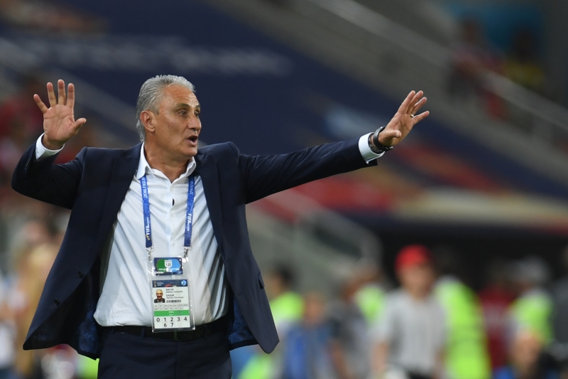 Tite celebra a vaga nos playoffs do Mundial