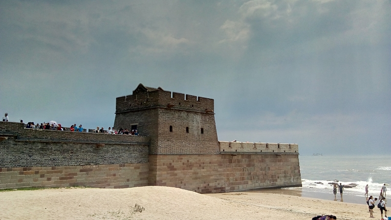 Grande Muralha foi, inicialmente, uma sria de construes fruto de disputas internas entre sete cls