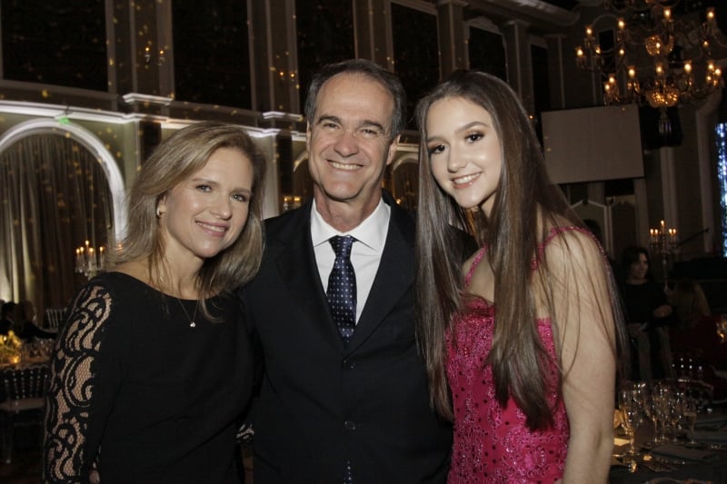 Ana Elisa Fabris Cademartori e Artur Cademartori com a filha, Roberta Fabris Cademartori