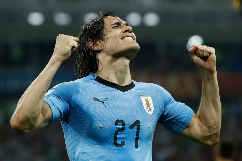 Jogador uruguaio está sem time desde o final do contrato com o Paris Saint-Germain, em junho