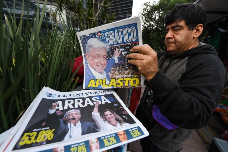 Obrador fundou uma nova legenda, o Morena, moderou seu discurso e venceu com facilidade